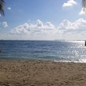 Meet your Posher, Mireya